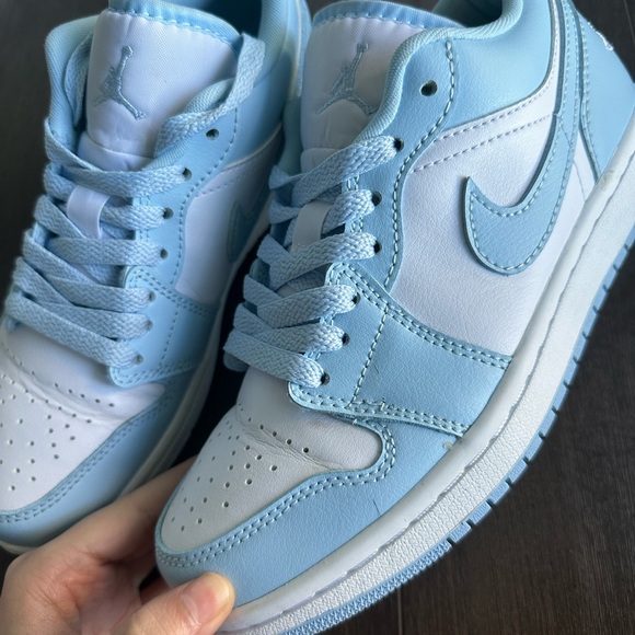 Air Jordan 1 Low 'Ice Blue' in size 5 US - Picture 4 of 4